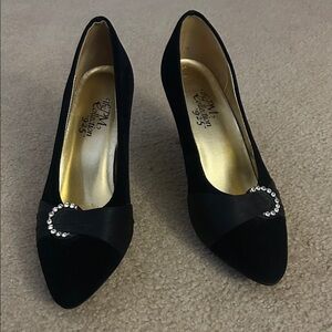 Elegant Black Heels with Rhinestone Detail